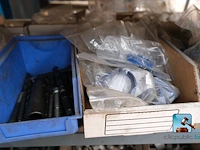 Set van rekken met inhoud - afbeelding 2 van  51