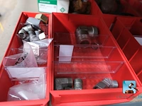 Set van rekken met inhoud - afbeelding 42 van  51