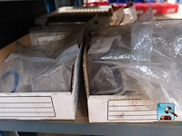 Set van rekken met inhoud - afbeelding 51 van  51