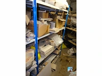 Set van rekken met inhoud - afbeelding 10 van  14