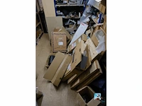Set van rekken met inhoud - afbeelding 5 van  11