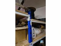 Set van rekken met inhoud - afbeelding 10 van  11