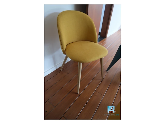 Set van stoelen en krukken - afbeelding 2 van  6