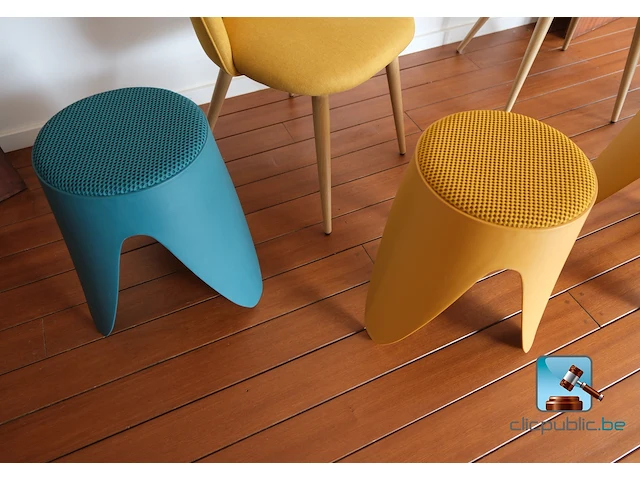Set van stoelen en krukken - afbeelding 4 van  6