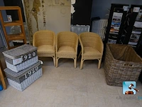 Set van stoelen en manden - afbeelding 1 van  9