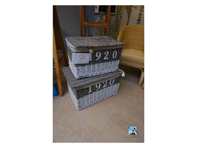 Set van stoelen en manden - afbeelding 2 van  9