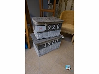 Set van stoelen en manden - afbeelding 2 van  9