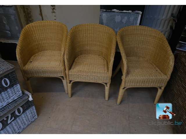 Set van stoelen en manden - afbeelding 4 van  9