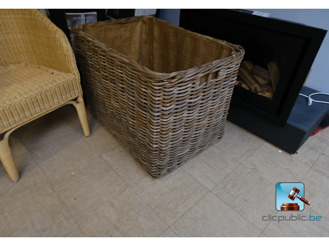 Set van stoelen en manden - afbeelding 5 van  9