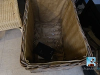 Set van stoelen en manden - afbeelding 9 van  9