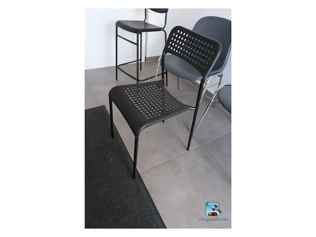 Set van stoelen - afbeelding 4 van  5