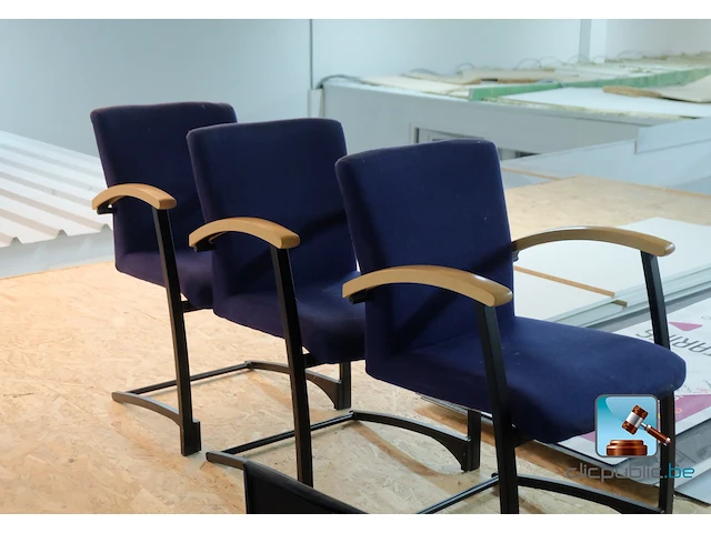 Set van stoelen - afbeelding 3 van  4