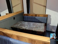 Set van tafels en banken - afbeelding 3 van  15