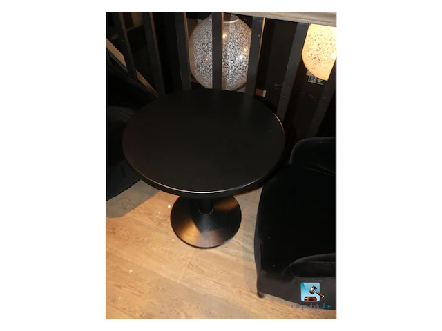 Set van tafels en fauteuils - afbeelding 4 van  7
