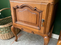 Set van twee vintage eikenhouten nachtkastjes - afbeelding 3 van  3