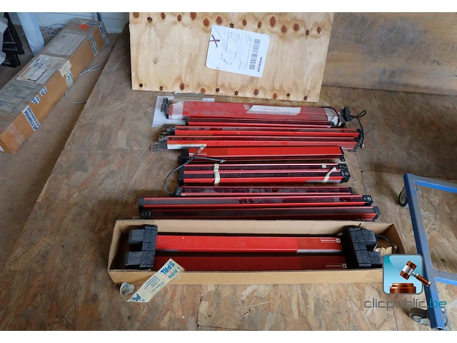 Set van veiligheidsbarrières - afbeelding 1 van  5
