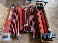Set van veiligheidsbarrières - afbeelding 2 van  5