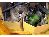 Set van verschillende buizen, leidingen en fittingen - afbeelding 8 van  27