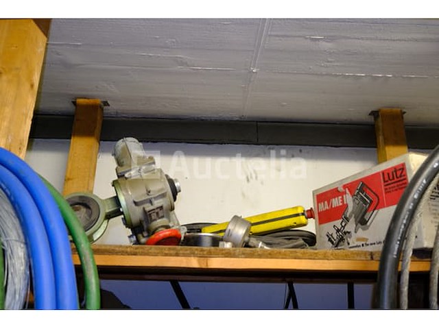 Set van verschillende buizen, leidingen en fittingen - afbeelding 10 van  27