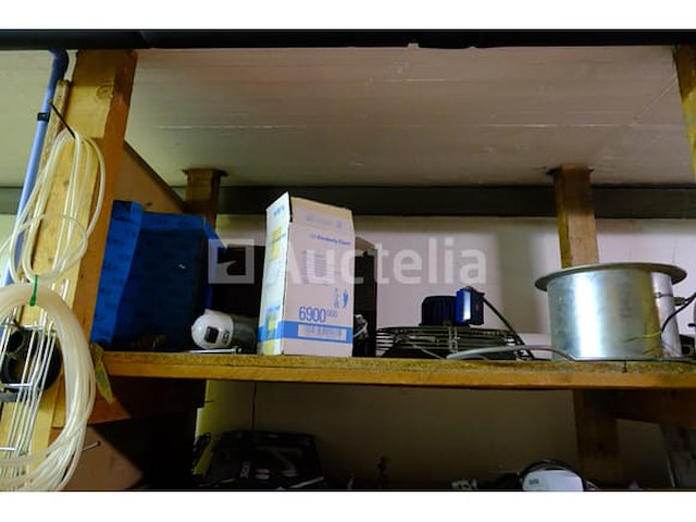 Set van verschillende buizen, leidingen en fittingen - afbeelding 11 van  27