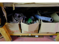 Set van verschillende buizen, leidingen en fittingen - afbeelding 1 van  27