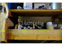 Set van verschillende buizen, leidingen en fittingen - afbeelding 18 van  27