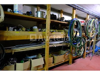 Set van verschillende buizen, leidingen en fittingen - afbeelding 12 van  27