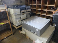 Set van verschillende elektrische kasten - afbeelding 1 van  6