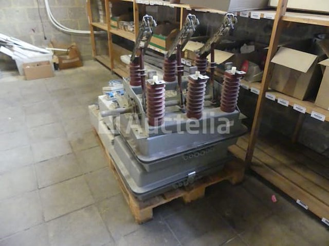 Set van verschillende elektrische kasten - afbeelding 4 van  6
