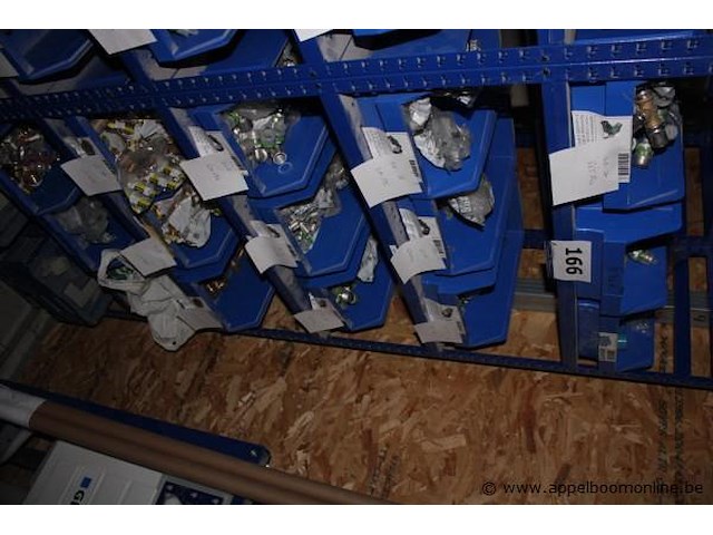 Set van verschillende fittingen - verschillende maten - afbeelding 1 van  5