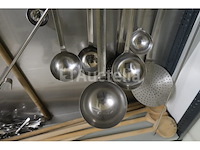 Set van verschillende gebruiksvoorwerpen - afbeelding 2 van  12