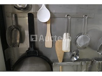 Set van verschillende gebruiksvoorwerpen - afbeelding 5 van  12