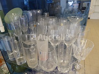 Set van verschillende glazen + plank - afbeelding 4 van  15