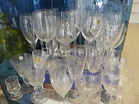 Set van verschillende glazen + plank - afbeelding 6 van  15