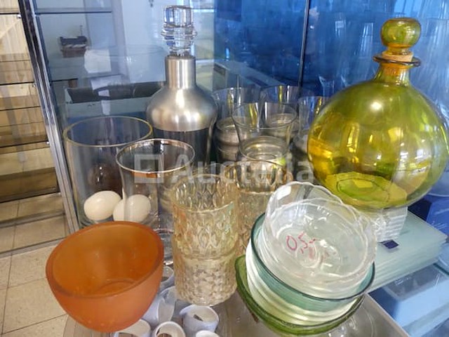 Set van verschillende glazen + plank - afbeelding 8 van  15