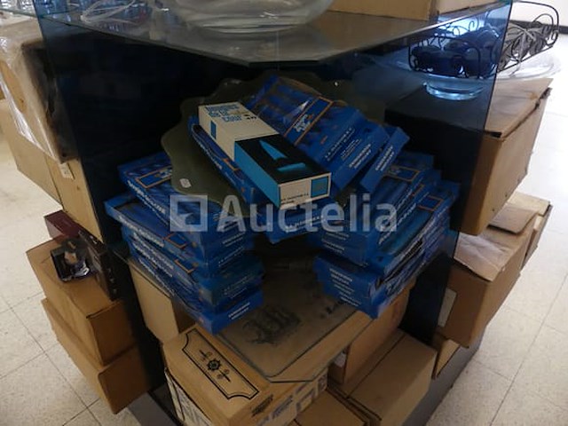 Set van verschillende glazen + plank - afbeelding 15 van  15