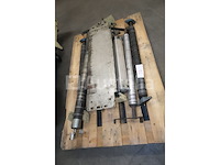 Set van verschillende metalen onderdelen - afbeelding 2 van  6