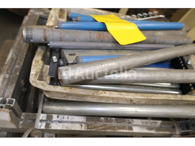 Set van verschillende metalen onderdelen - afbeelding 5 van  6