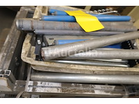 Set van verschillende metalen onderdelen - afbeelding 5 van  6