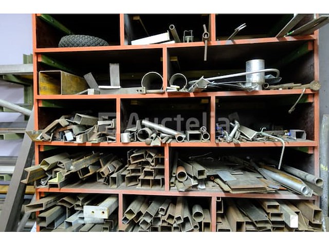 Set van verschillende metalen profielen - afbeelding 1 van  13