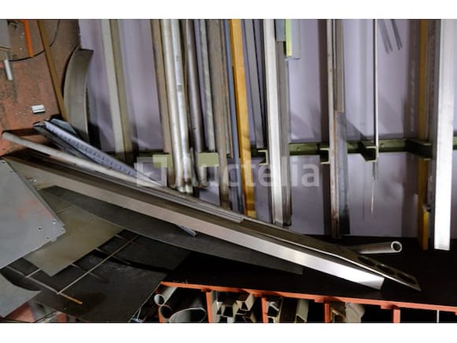 Set van verschillende metalen profielen - afbeelding 10 van  13