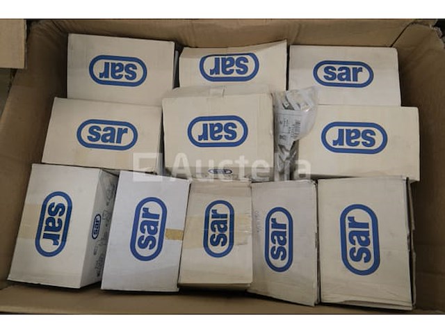 Set van verschillende onderdelen en fittingen voor verwarming - afbeelding 4 van  6