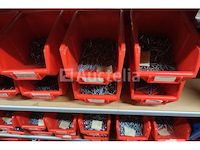 Set van verschillende schroeven en bouten - afbeelding 2 van  43