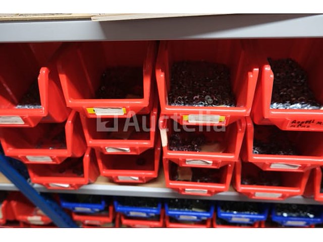 Set van verschillende schroeven en bouten - afbeelding 3 van  43