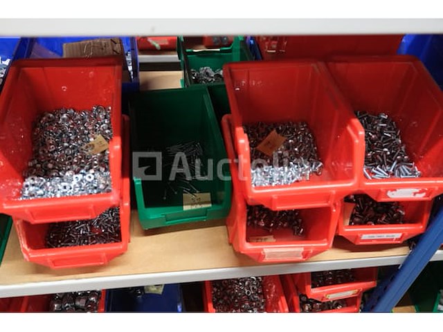 Set van verschillende schroeven en bouten - afbeelding 4 van  43