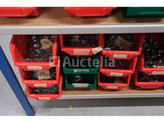 Set van verschillende schroeven en bouten - afbeelding 19 van  43