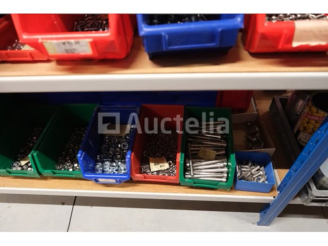 Set van verschillende schroeven en bouten - afbeelding 12 van  43