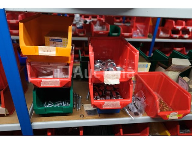 Set van verschillende schroeven en bouten - afbeelding 24 van  43