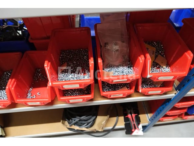 Set van verschillende schroeven en bouten - afbeelding 37 van  43