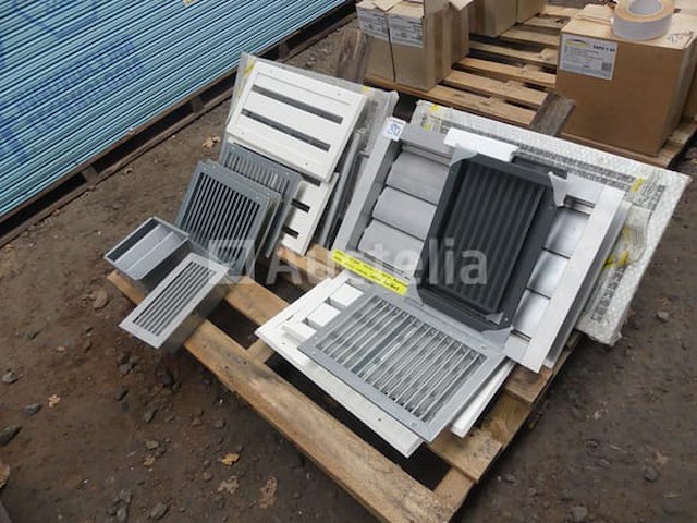 Set van verschillende ventilatieroosters - afbeelding 2 van  9